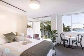 Studio Apt With Parking Balcony & Water Views Sydney